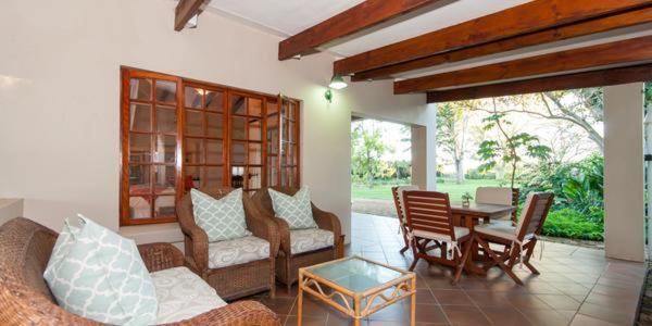 Lupus Den Country House B&B Sunland Exterior photo